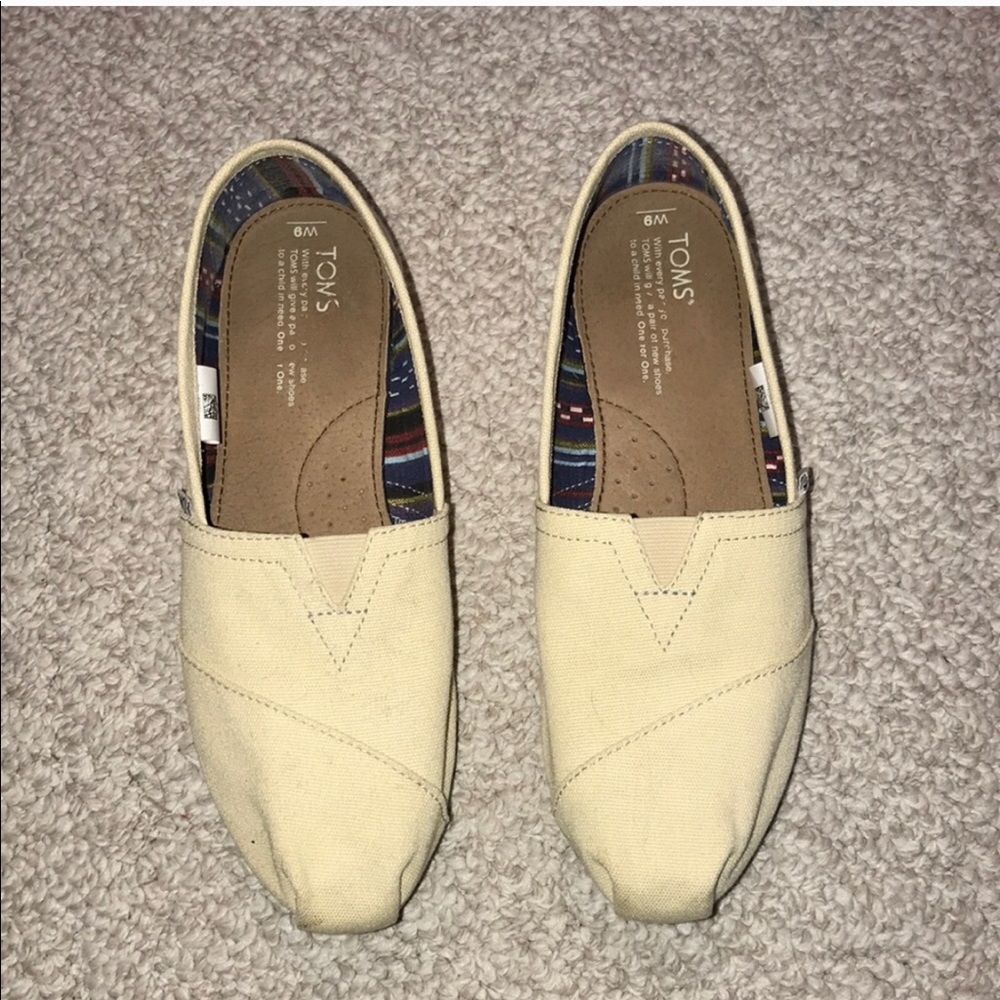 Cream Toms